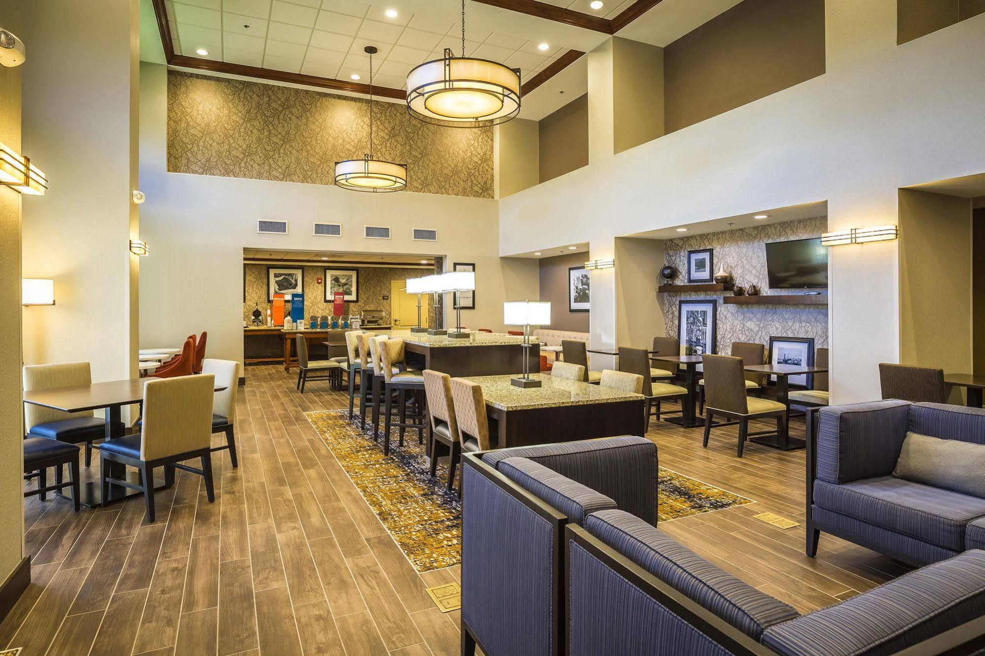 Hampton Inn & Suites Windsor-Sonoma Wine Country Extérieur photo