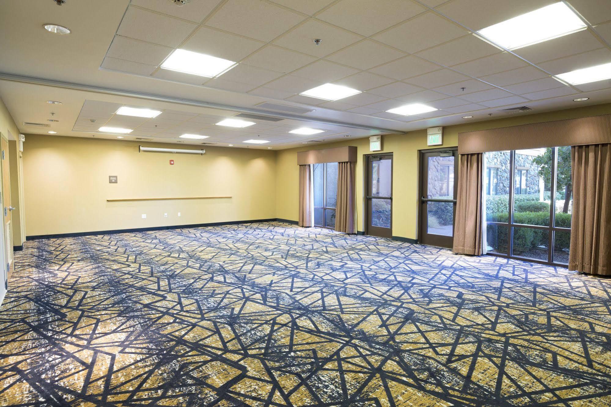 Hampton Inn & Suites Windsor-Sonoma Wine Country Extérieur photo