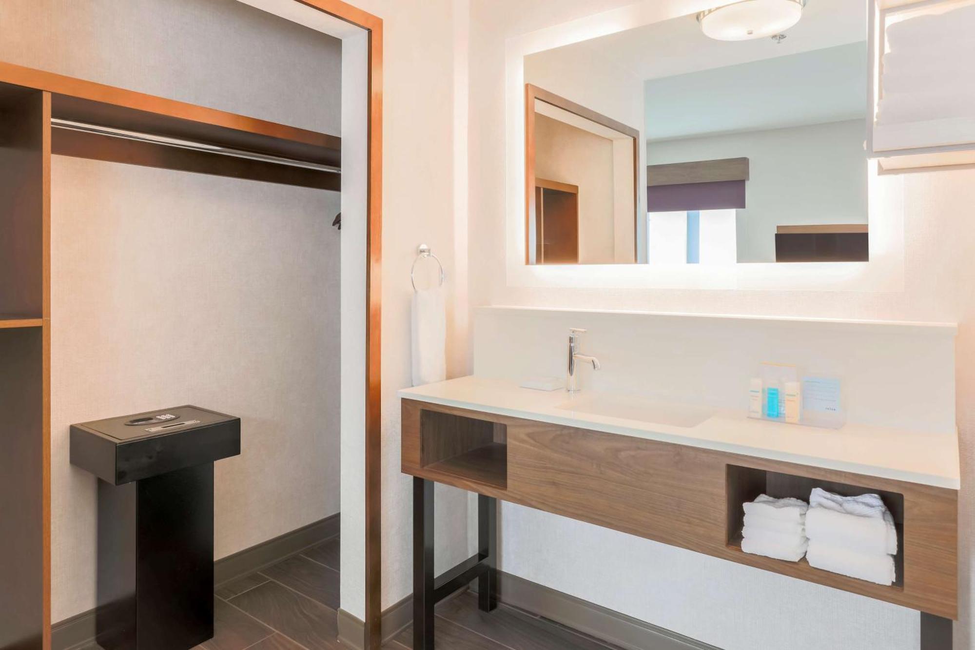 Hampton Inn & Suites Windsor-Sonoma Wine Country Extérieur photo