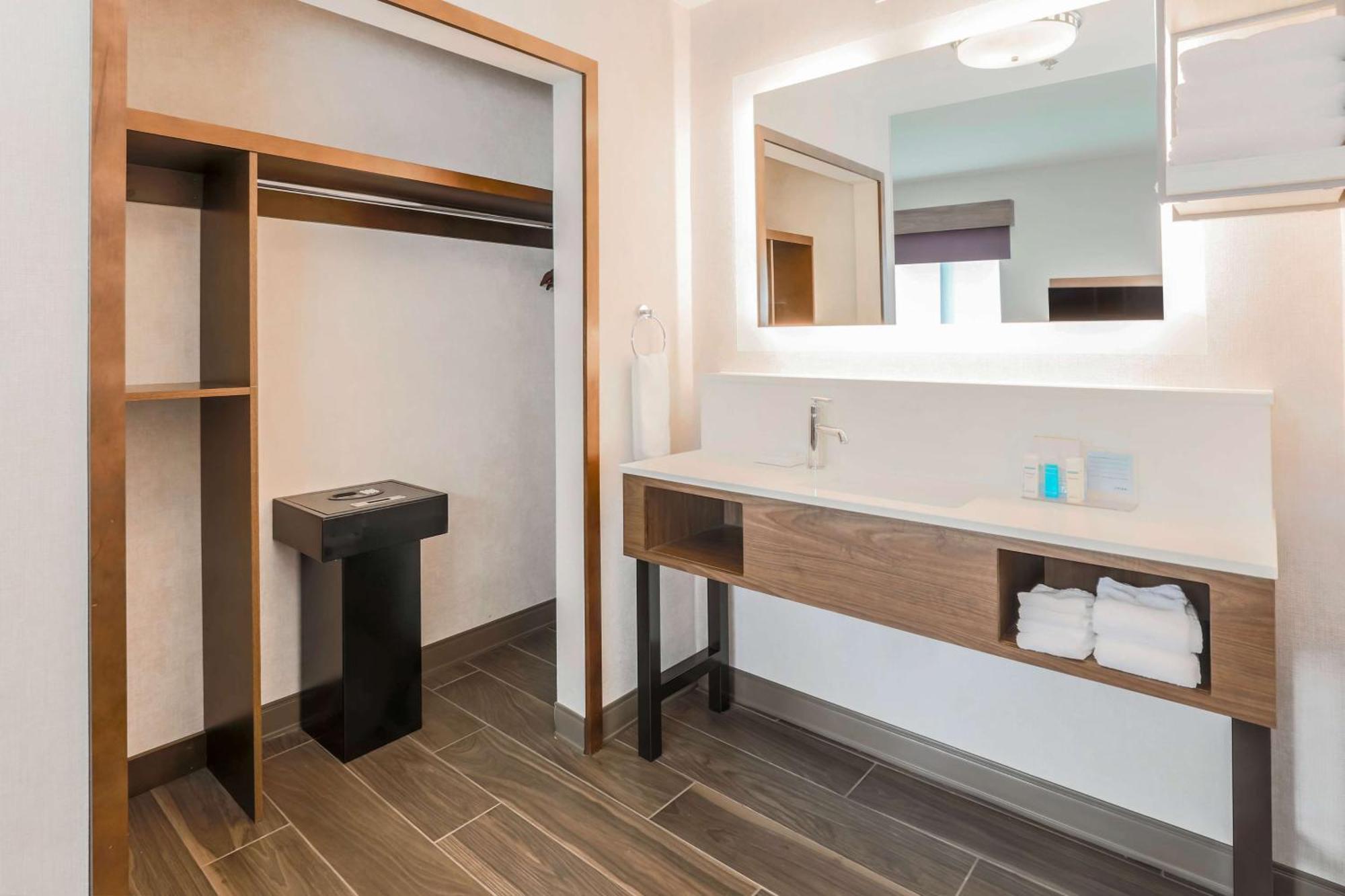 Hampton Inn & Suites Windsor-Sonoma Wine Country Extérieur photo