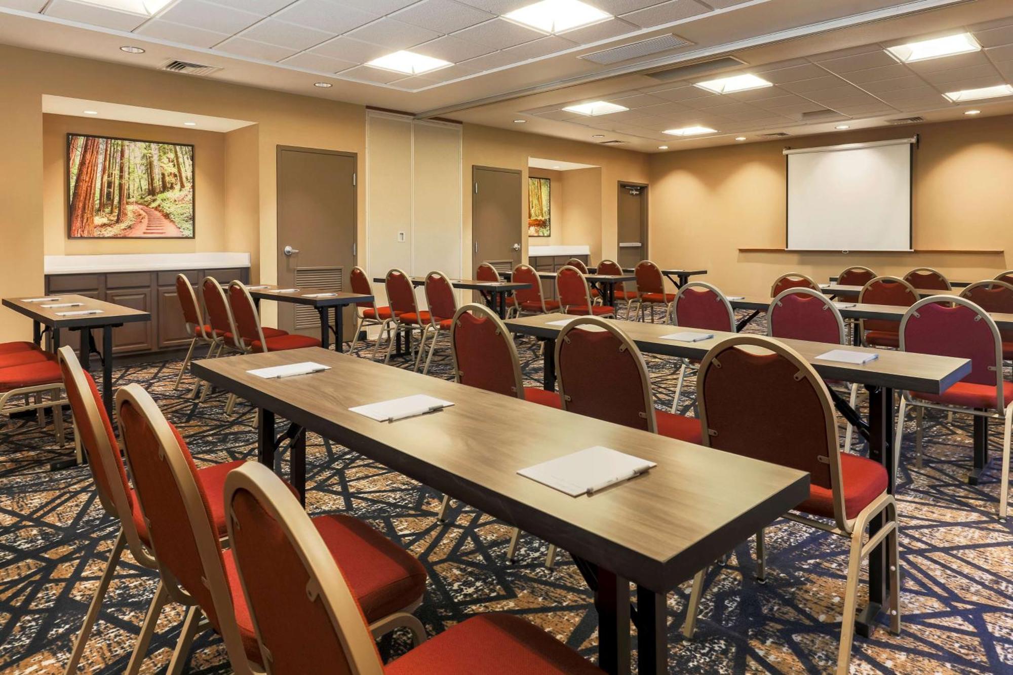 Hampton Inn & Suites Windsor-Sonoma Wine Country Extérieur photo