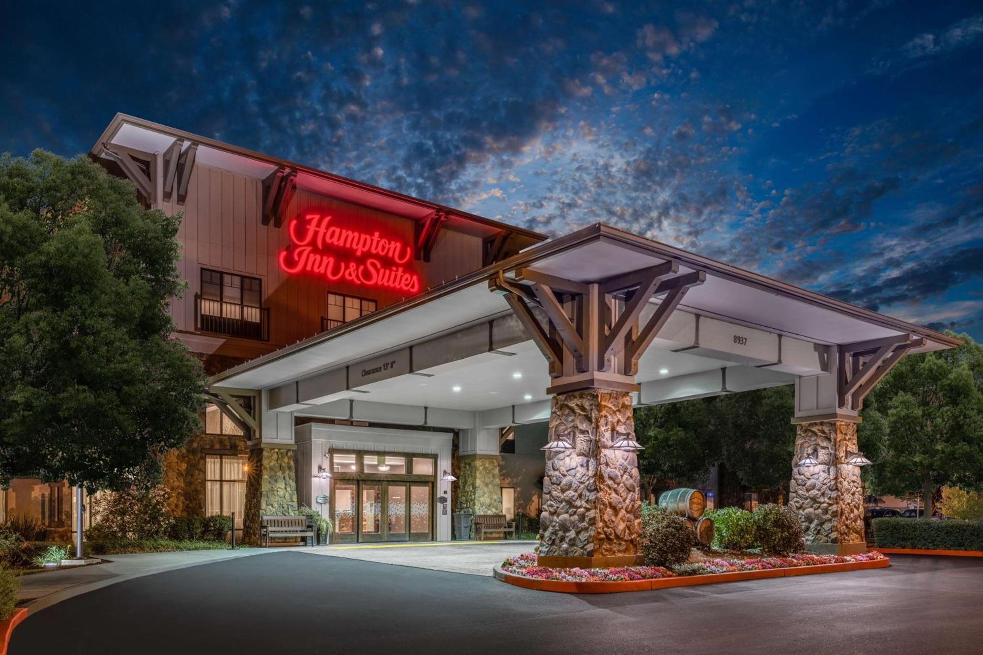 Hampton Inn & Suites Windsor-Sonoma Wine Country Extérieur photo