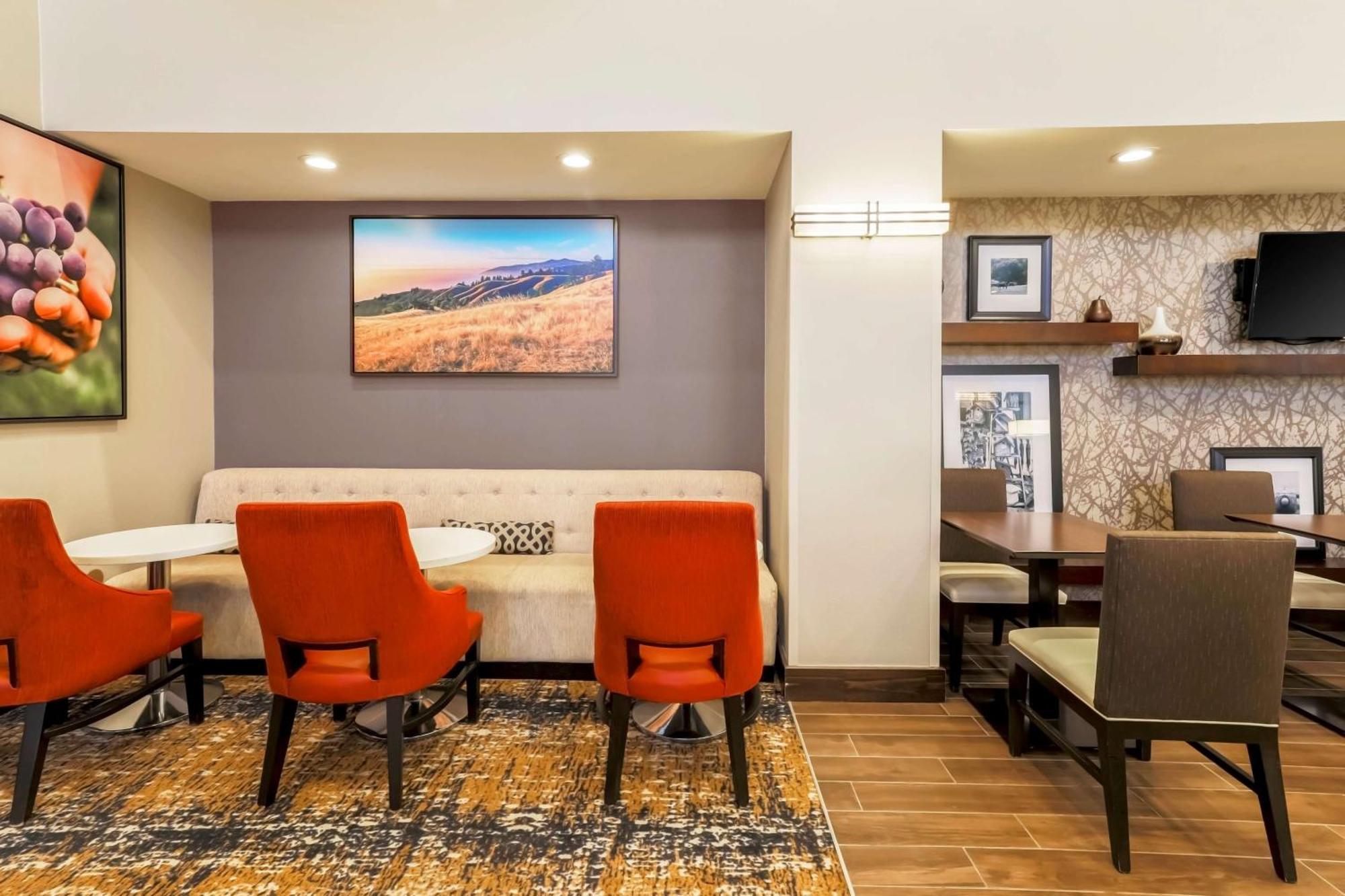 Hampton Inn & Suites Windsor-Sonoma Wine Country Extérieur photo