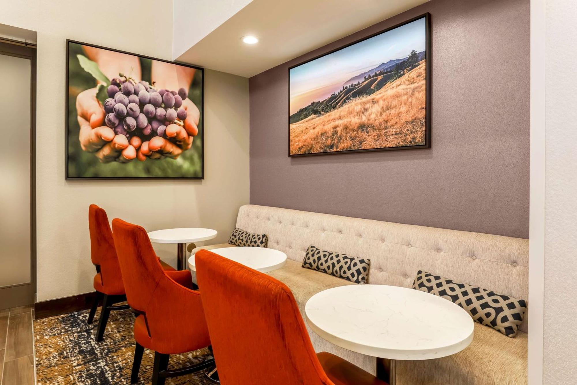 Hampton Inn & Suites Windsor-Sonoma Wine Country Extérieur photo