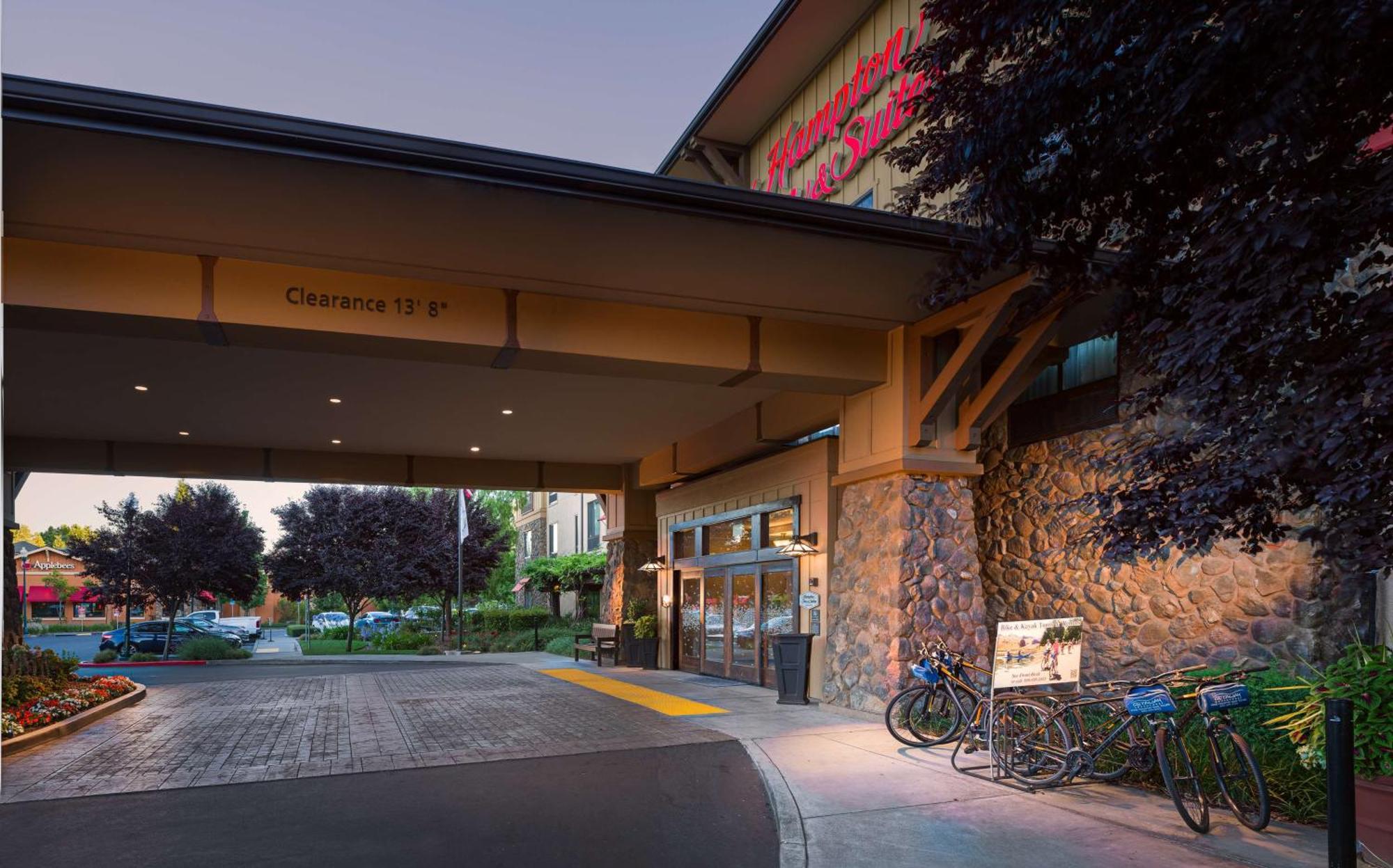 Hampton Inn & Suites Windsor-Sonoma Wine Country Extérieur photo